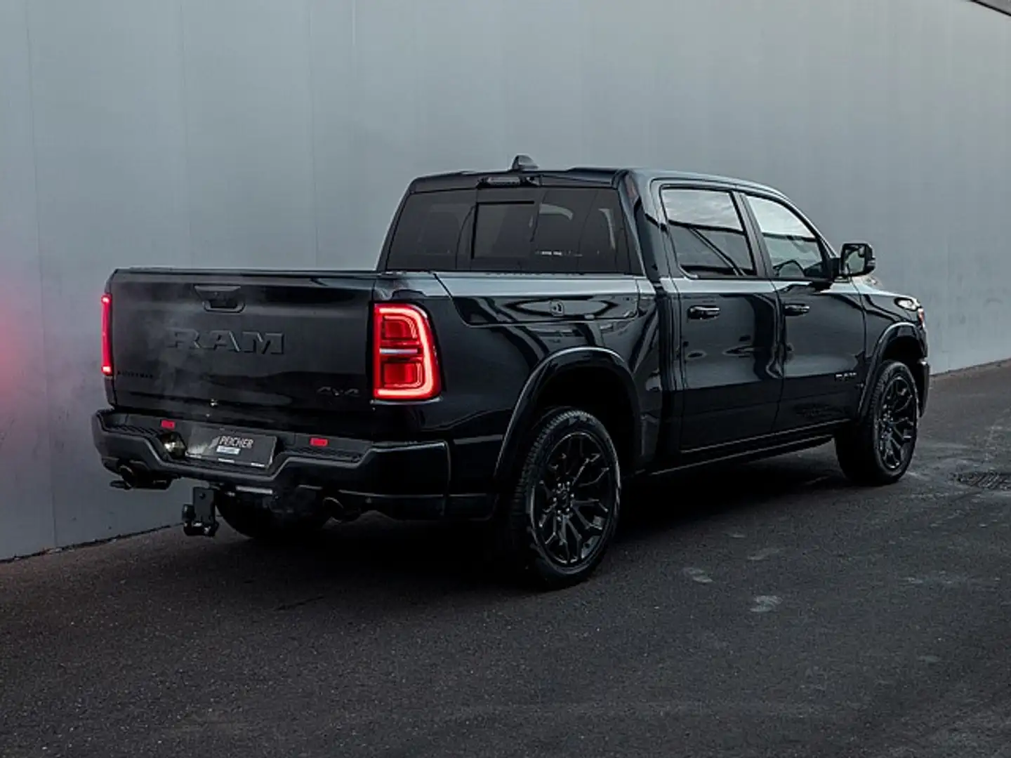 Dodge RAM RAM 1500 Limited Night 3,0 L Hurricane HO R6 AT... Schwarz - 2