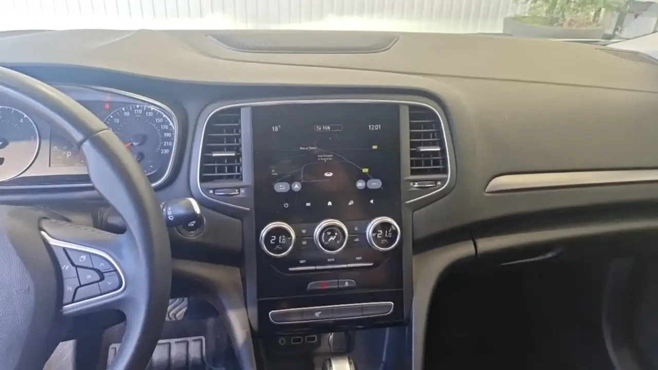 Renault Megane Berline — photo 19