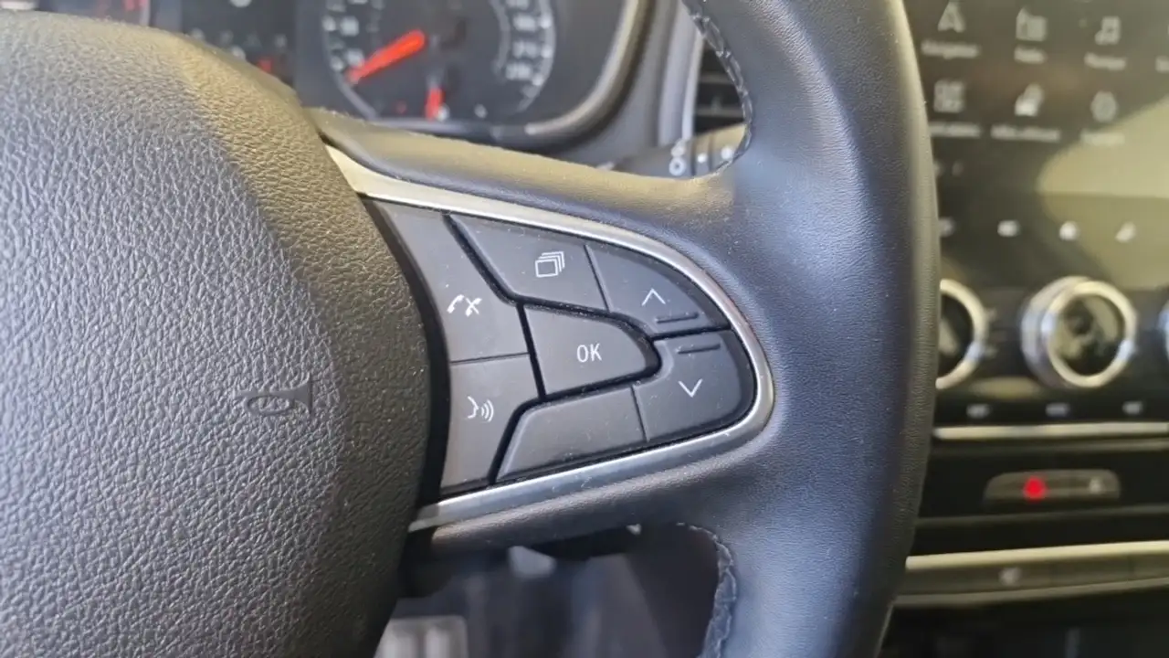 Renault Megane Berline — photo 17