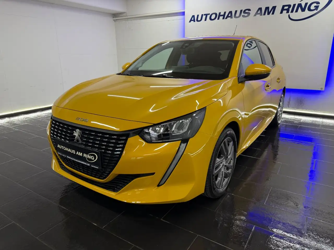 Peugeot 208 Active 19-TKM PDC DAB LED VERKEHR SPUR APPLE — photo 1 of 28