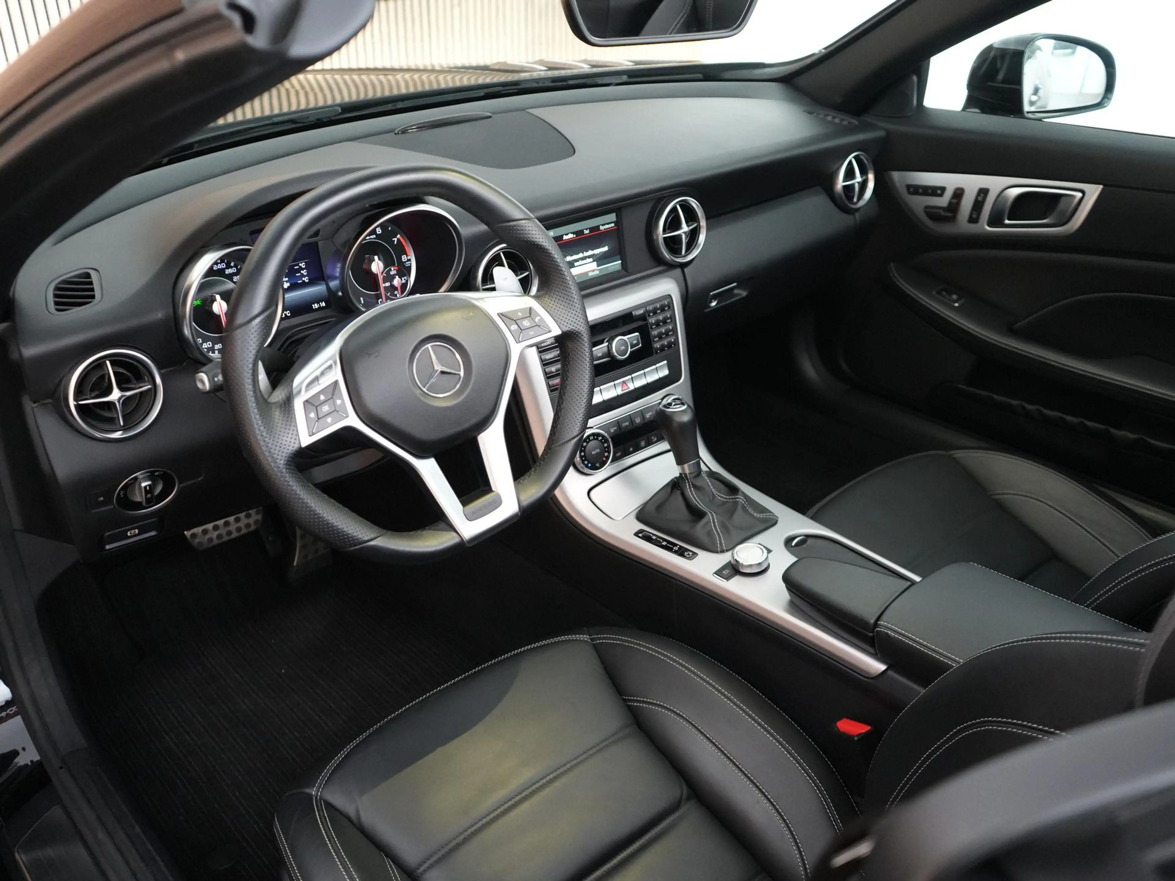 Mercedes-Benz SLK 55 AMG 421pk |pano/vario dak|Harman&Kardon|leder|navi|mem — photo 10