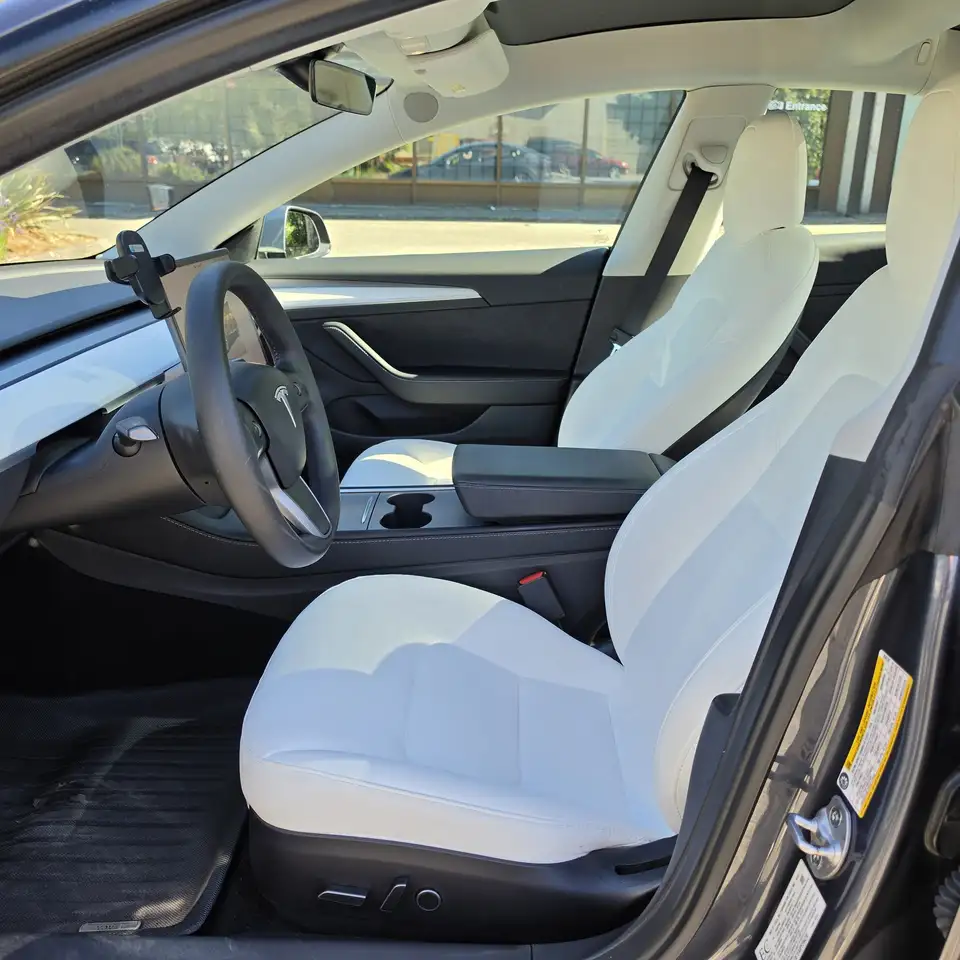 Tesla Model 3 fotografie Tesla Model 3