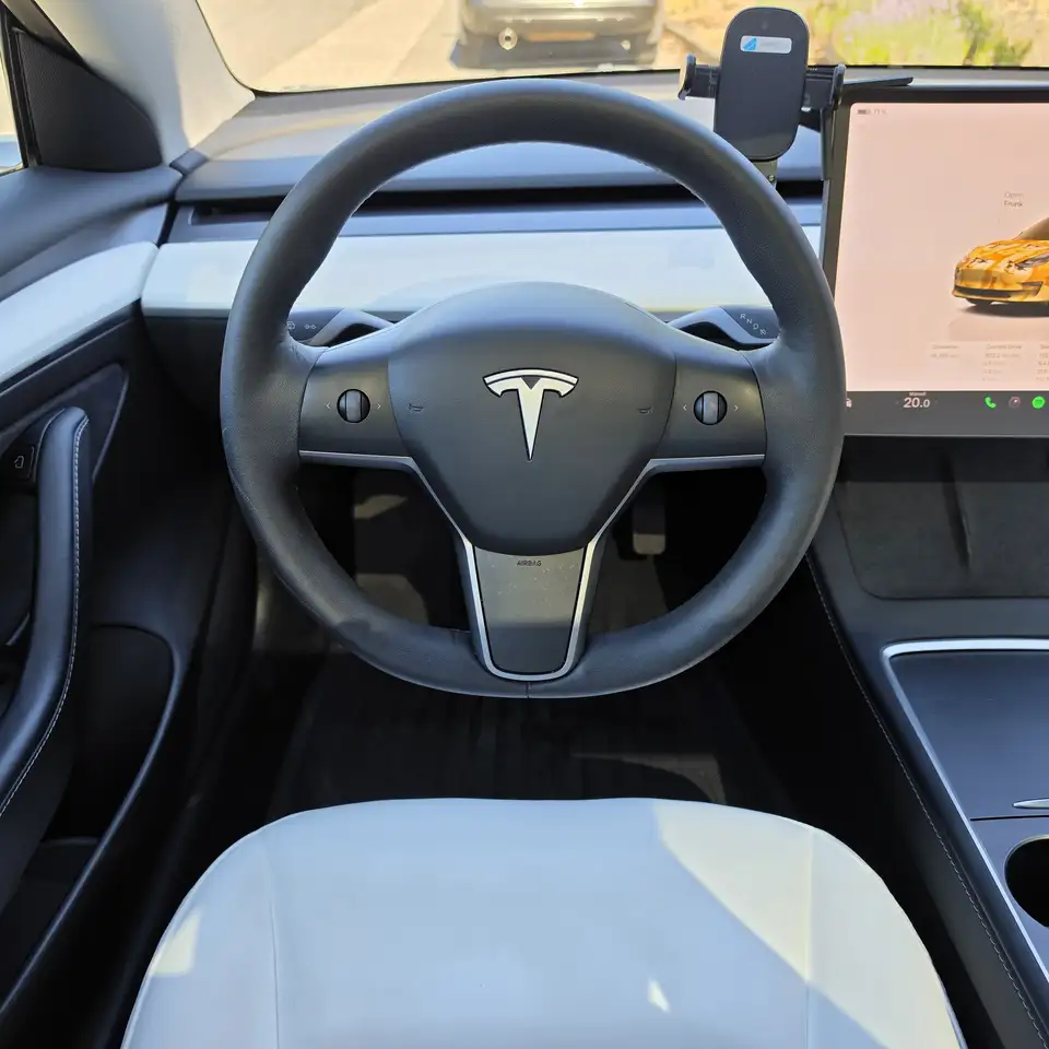 Tesla Model 3 fotografie Tesla Model 3