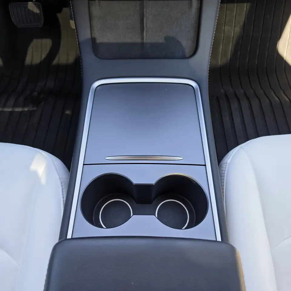 Tesla Model 3 fotografie Tesla Model 3