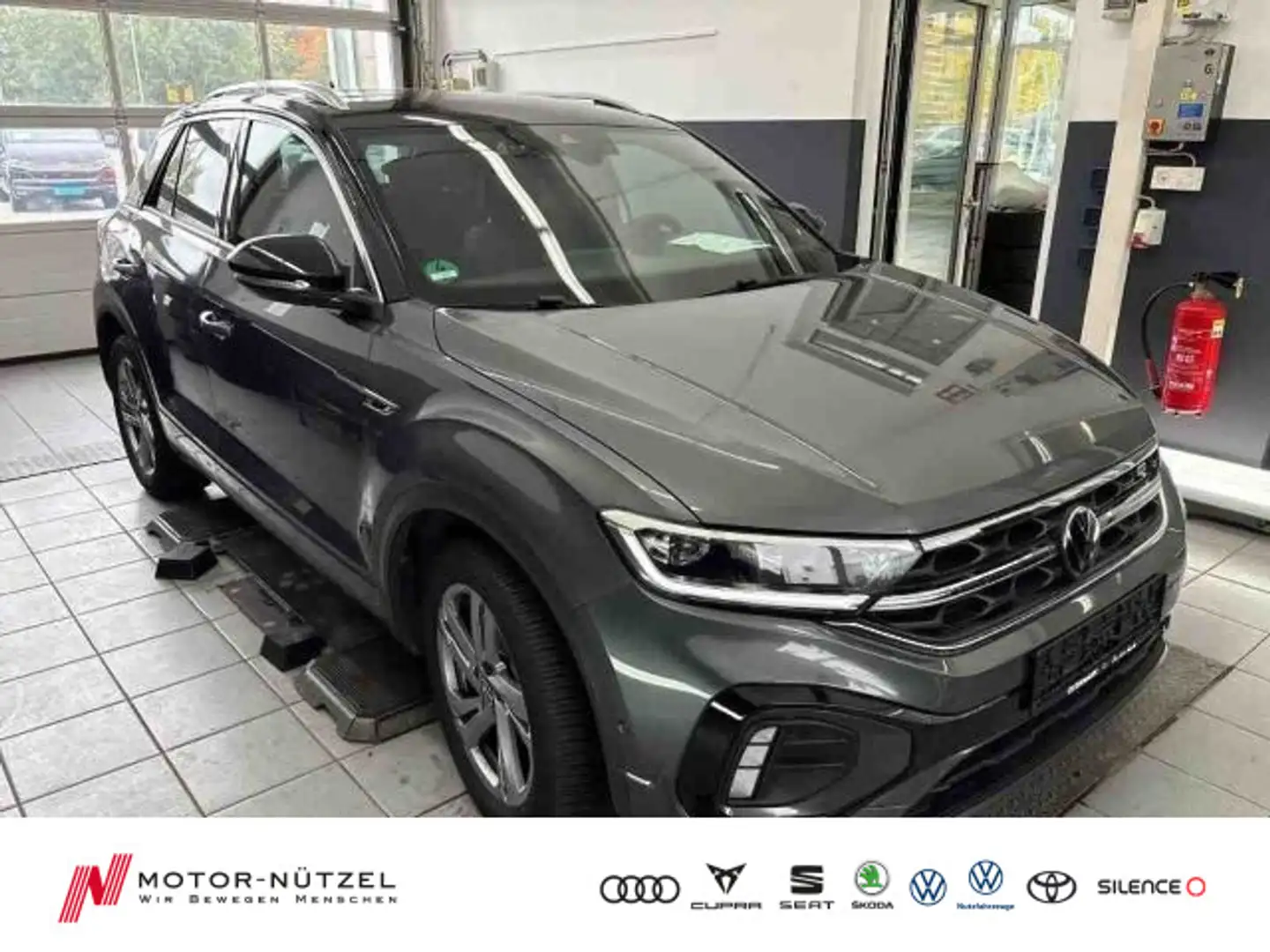 Volkswagen T-Roc 2.0 TDI DSG R-LINE 5JG+LEDplus+NAV+AHK+ACC Grau - 1