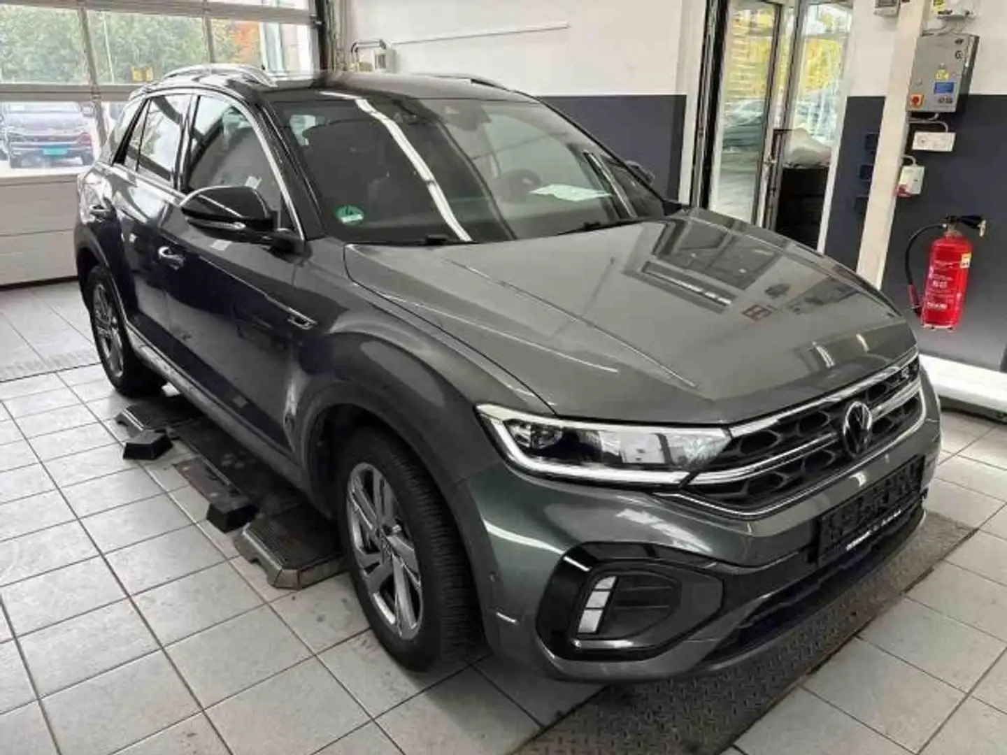 Volkswagen T-Roc 2.0 TDI DSG R-LINE 5JG+LEDplus+NAV+AHK+ACC Grau - 2