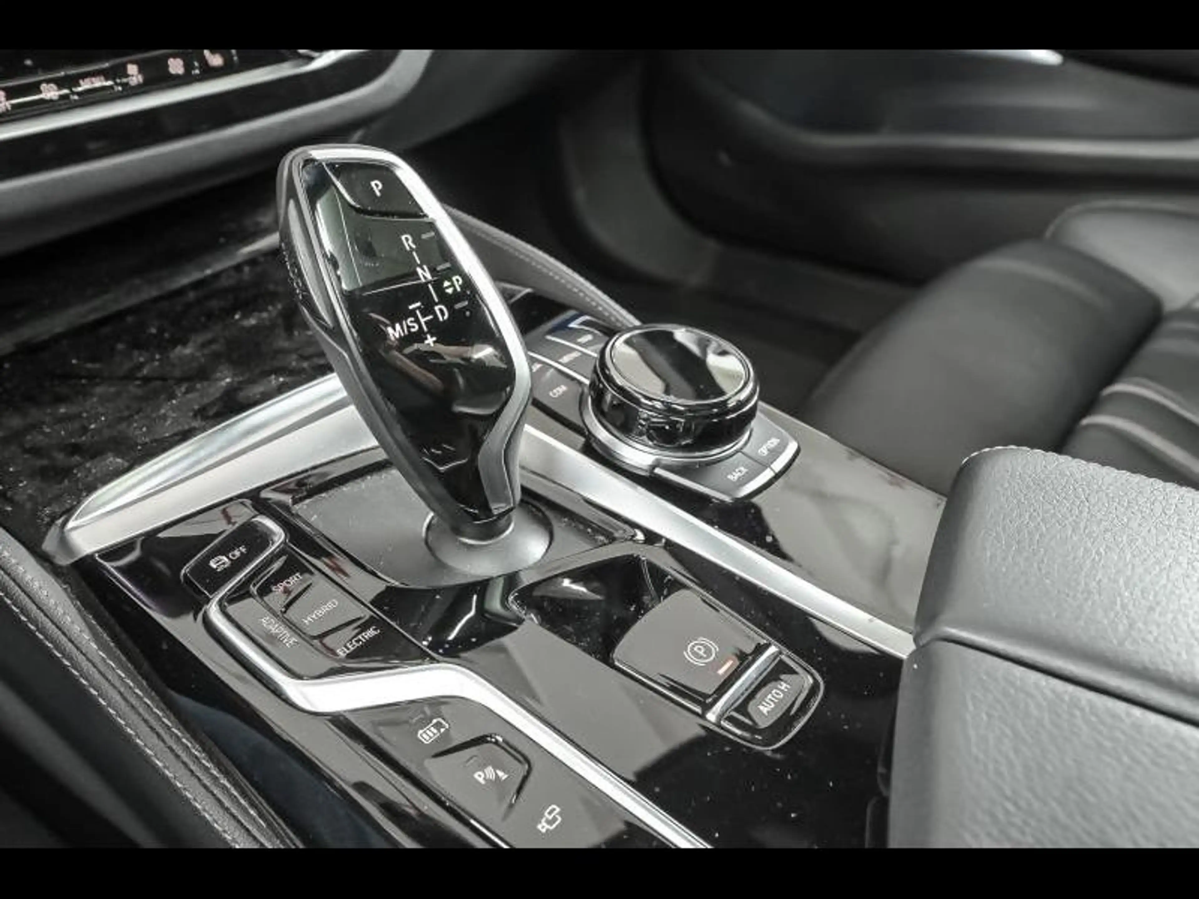 BMW 545 xDrive berline — photo 11