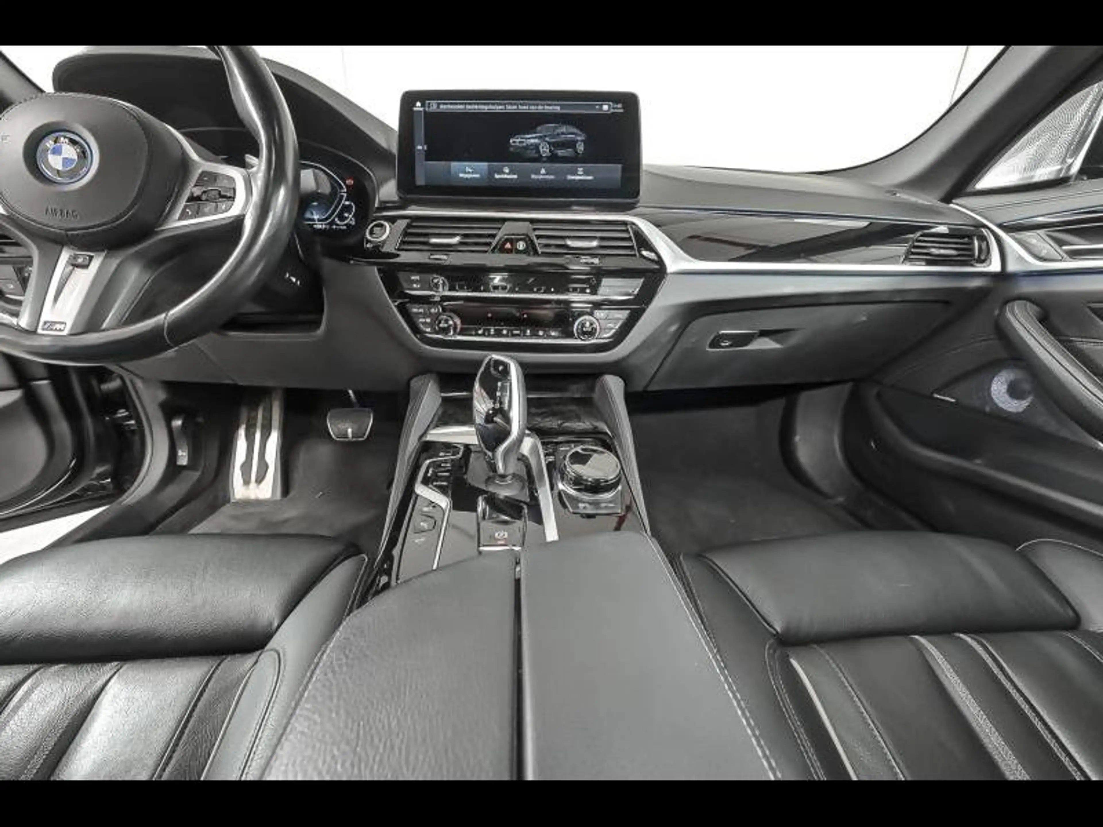 BMW 545 xDrive berline — photo 7