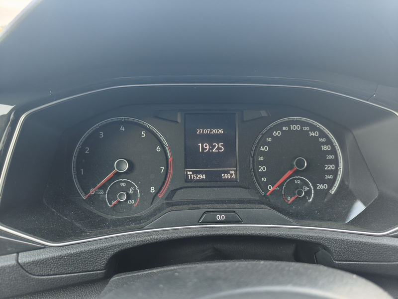 Volkswagen T-Roc 1.5 TSI Sport STDHEIZ/AHK/LED/PDC — photo 12