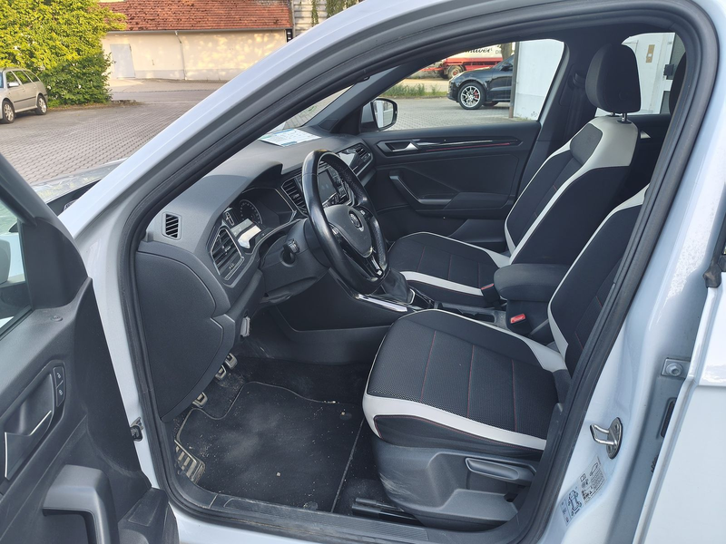 Volkswagen T-Roc 1.5 TSI Sport STDHEIZ/AHK/LED/PDC — photo 10