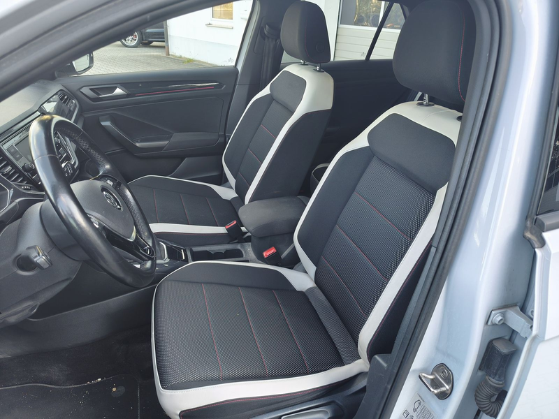 Volkswagen T-Roc 1.5 TSI Sport STDHEIZ/AHK/LED/PDC — photo 11