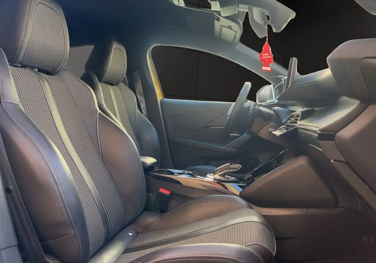 Peugeot 208 208 — photo 14