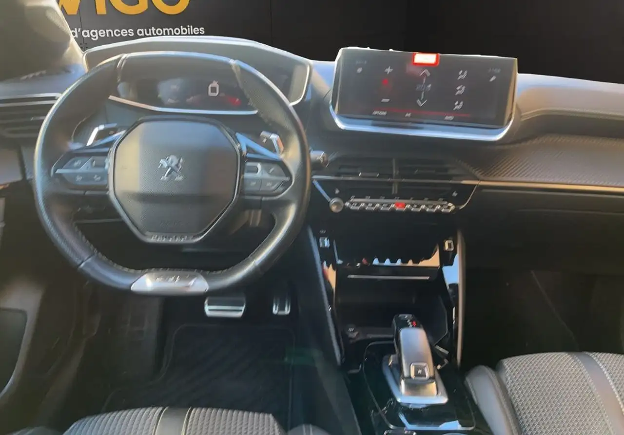 Peugeot 208 208 — photo 3