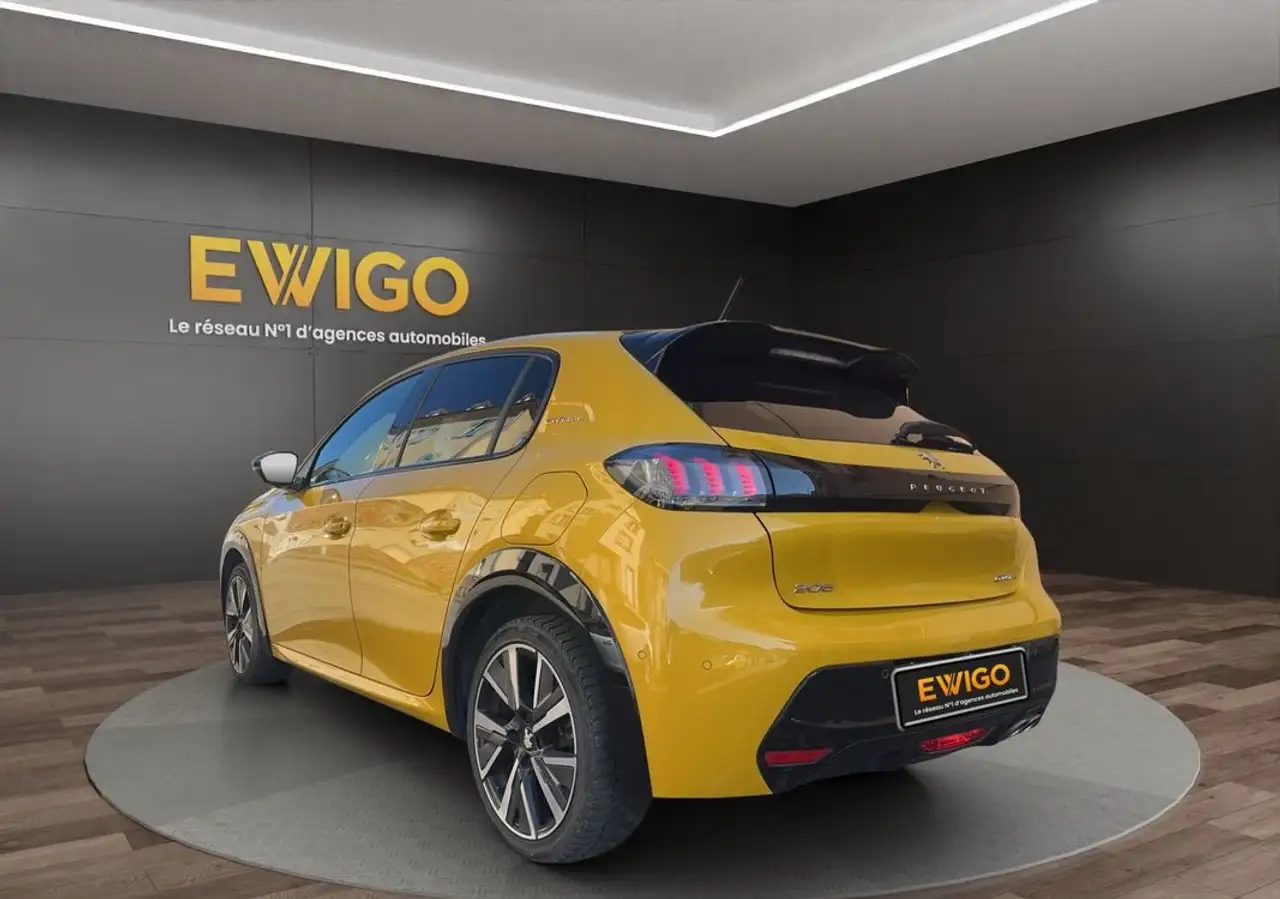 Peugeot 208 208 — photo 12