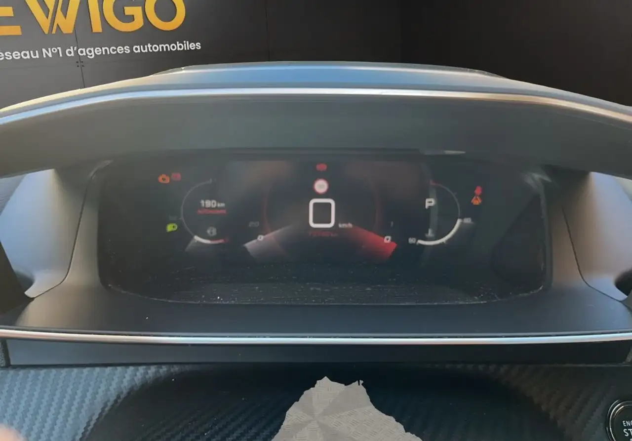 Peugeot 208 208 — photo 18