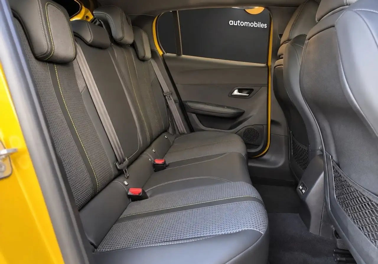 Peugeot 208 208 — photo 15