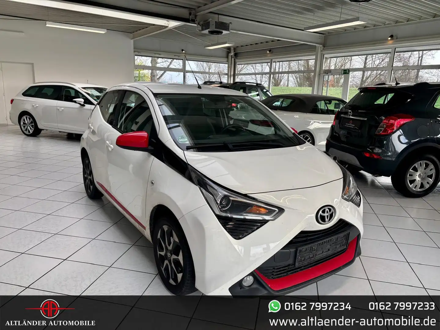 Toyota Aygo AYGO x-play Team D *Andr/CarPl*Kamera*Klima*Alu Weiß - 2