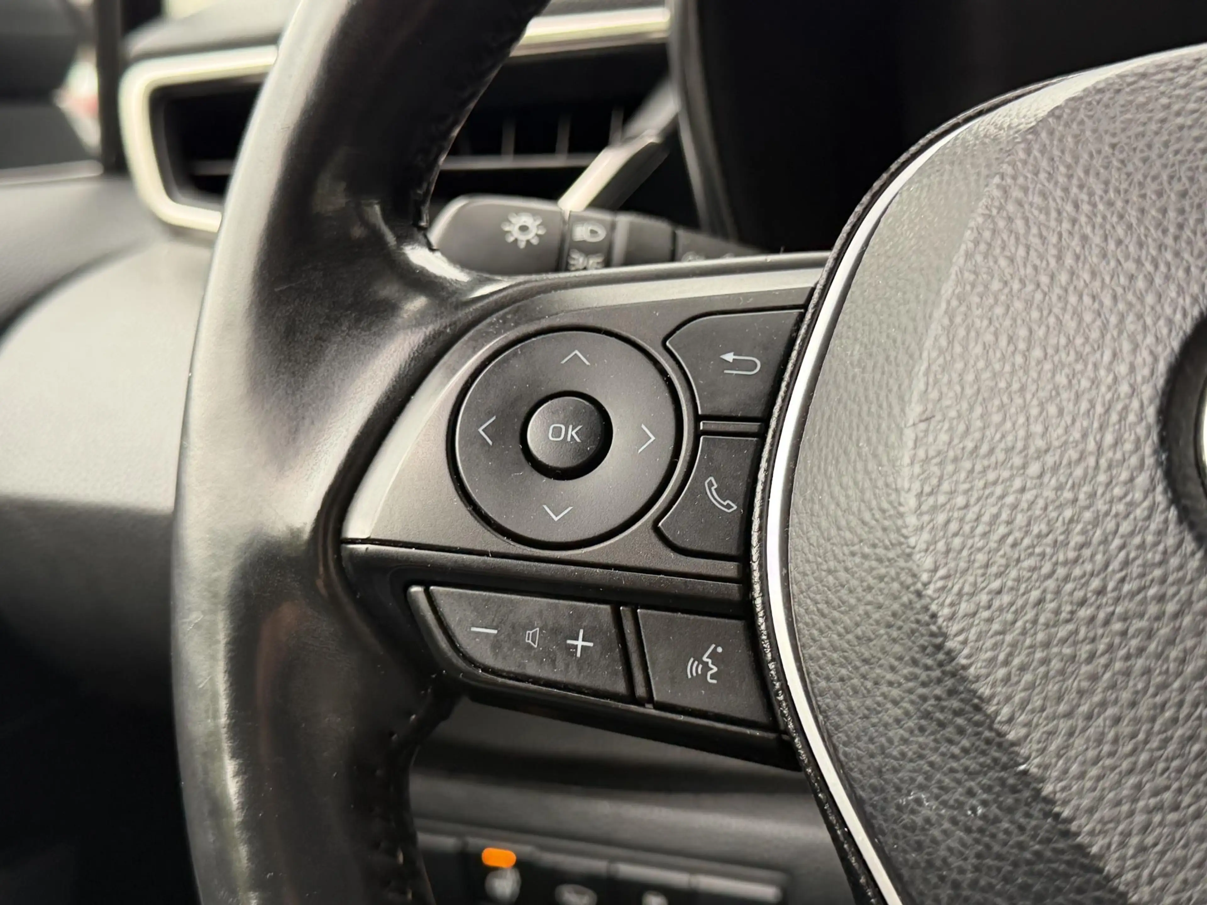 Toyota Corolla Touring Sports 1.8 Hybrid Style Trekhaak Navi Crui — photo 10