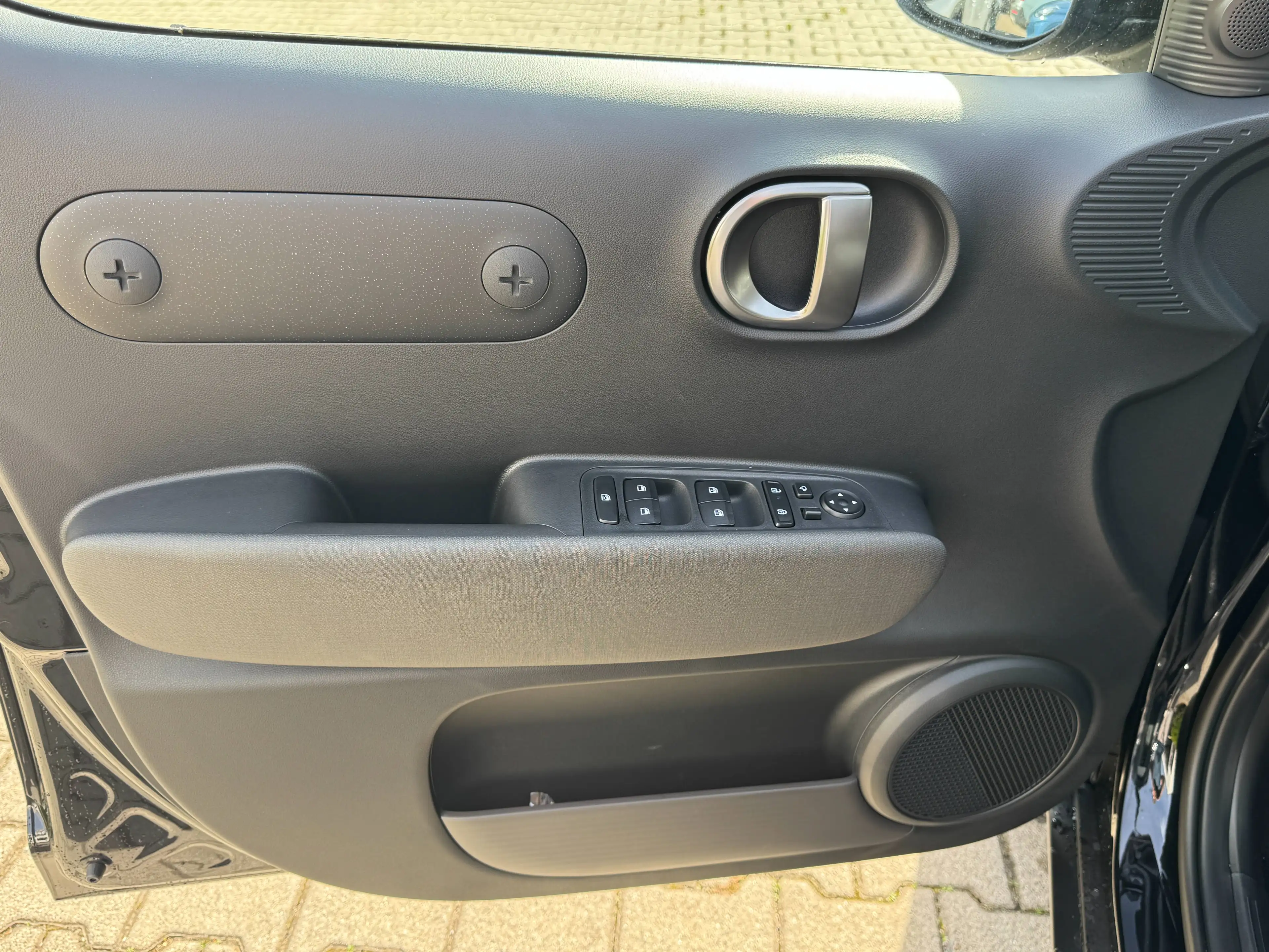 Hyundai Inster Prime 49 kWh (115 PS) V2L-Paket, — photo 9