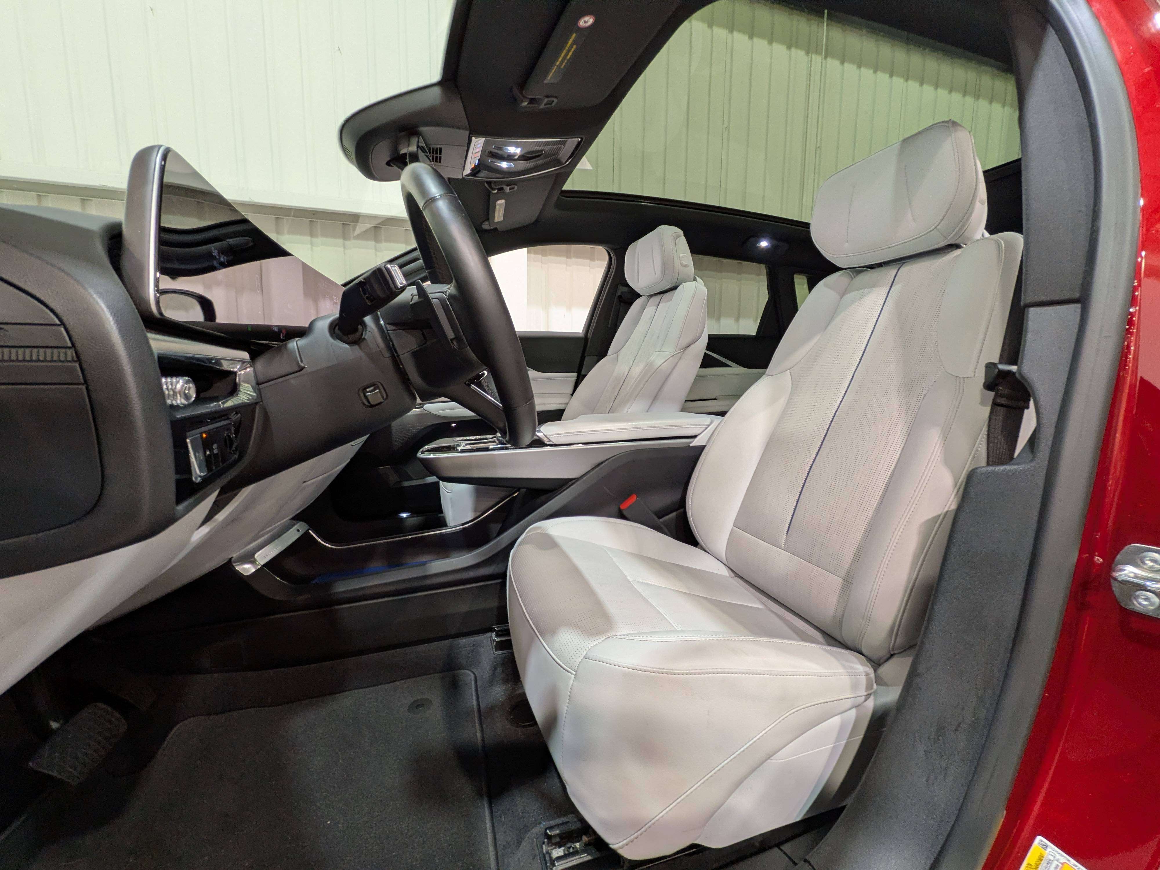 Cadillac LYRIQ 2024