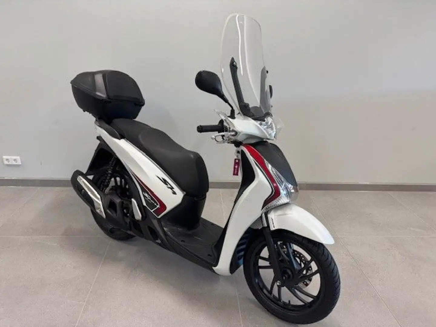 Honda SH 125 Sport bijela - 1