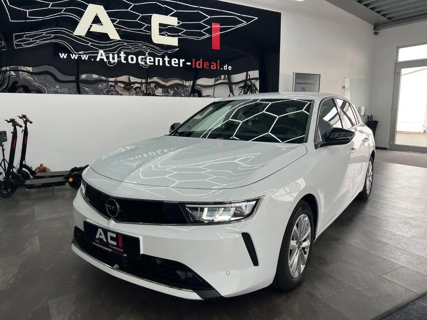 Opel Astra L Lim. Business, 1.H., LED, 180°,Wid.Scr Weiß - 1