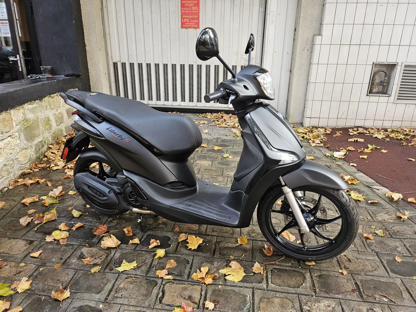 Piaggio Liberty 125 Noir - 1