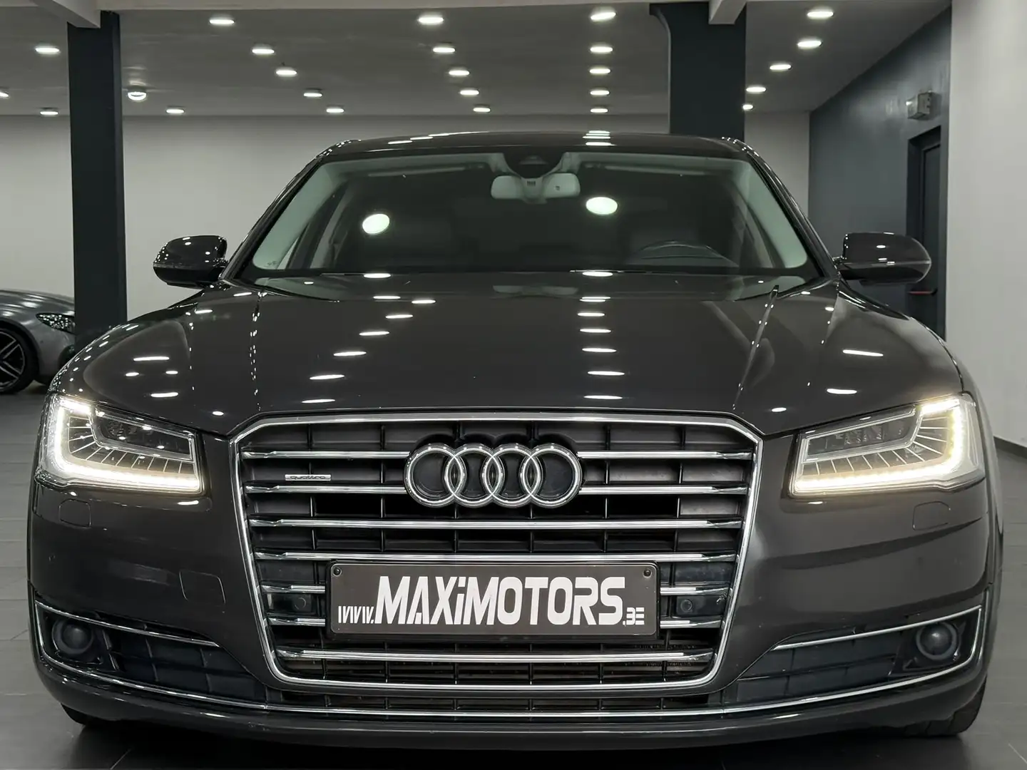 Audi A8 3.0TDi V6 Quattro Tiptronic 258ps Belgian Carpass Grijs - 2