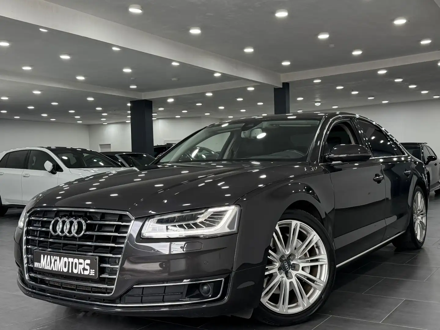 Audi A8 3.0TDi V6 Quattro Tiptronic 258ps Belgian Carpass Grijs - 1