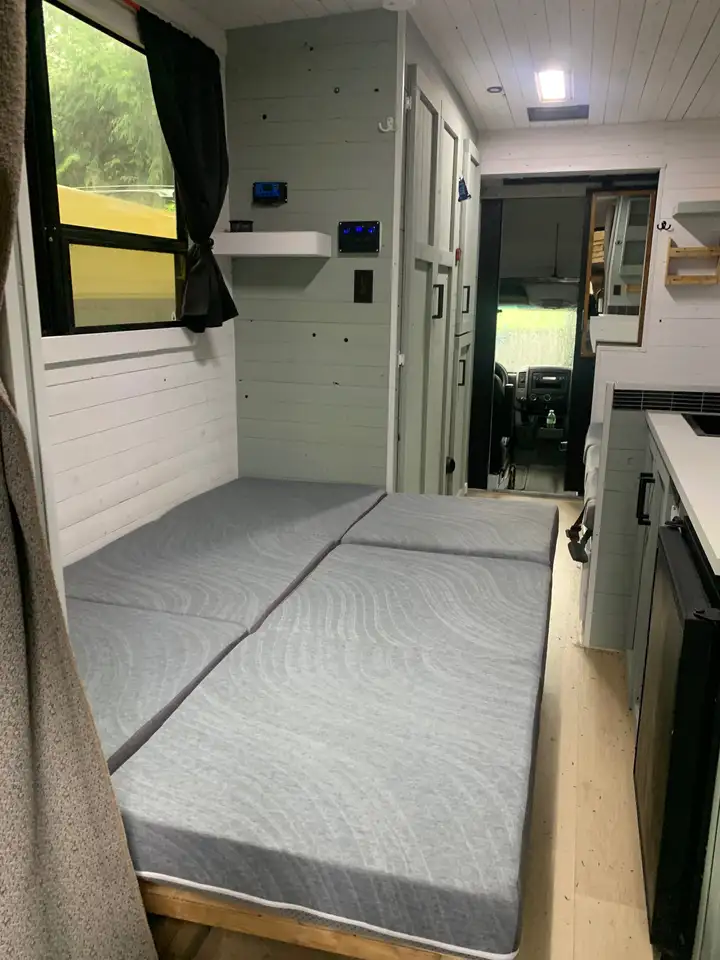 Dodge Sprinter photo Dodge Sprinter