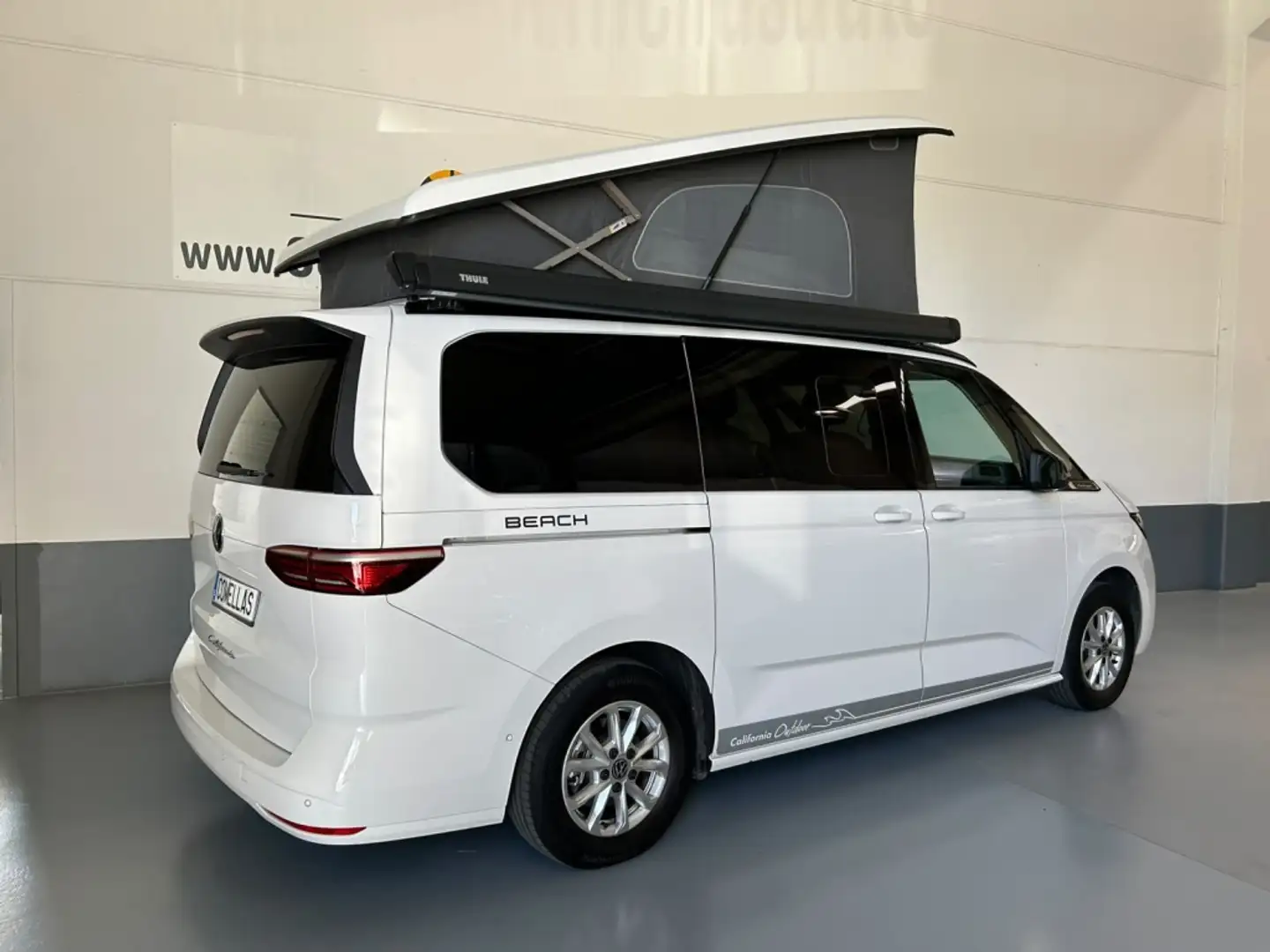 Volkswagen T5 California 2.0TDI Beach Camper Outdoor con voladizo 110kW Blanco - 2