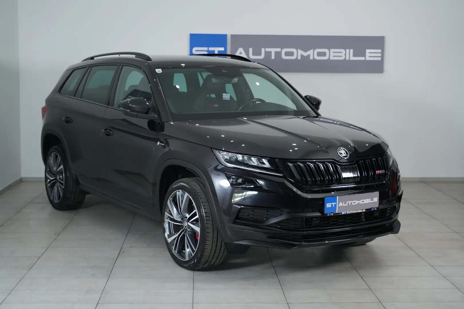 Skoda Kodiaq RS 4x4 Aut. // STANDHEIZUNG // AHK // KAMERA // Schwarz - 2