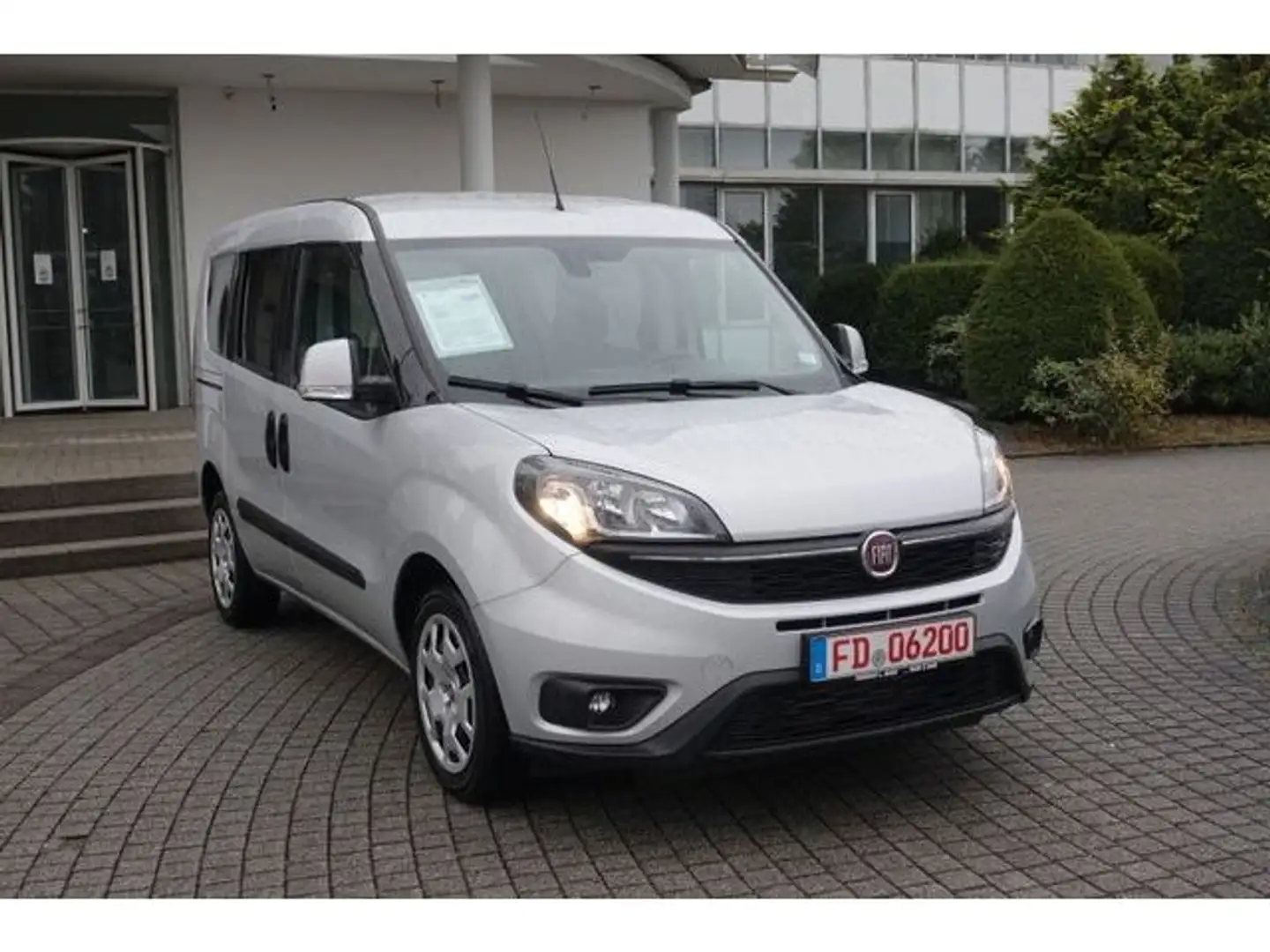 Fiat Doblo 1,6 Multijet SX Tempomat Rückfahrkamera Grau - 1