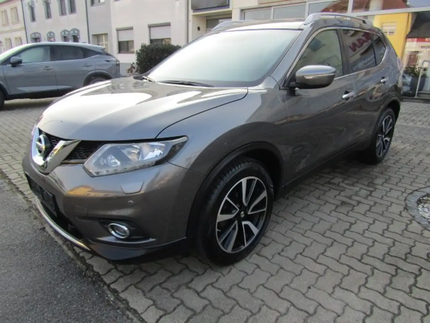 Nissan X-Trail X-TRAIL 1,6dCi 360° Aut. 360° Grau - 2