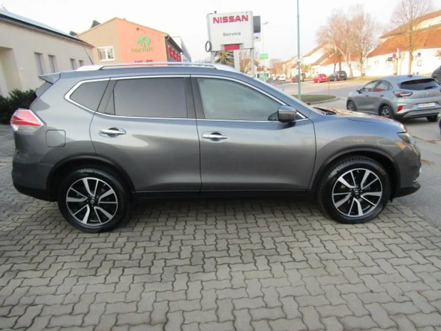 Nissan X-Trail X-TRAIL 1,6dCi 360° Aut. 360° Grau - 1