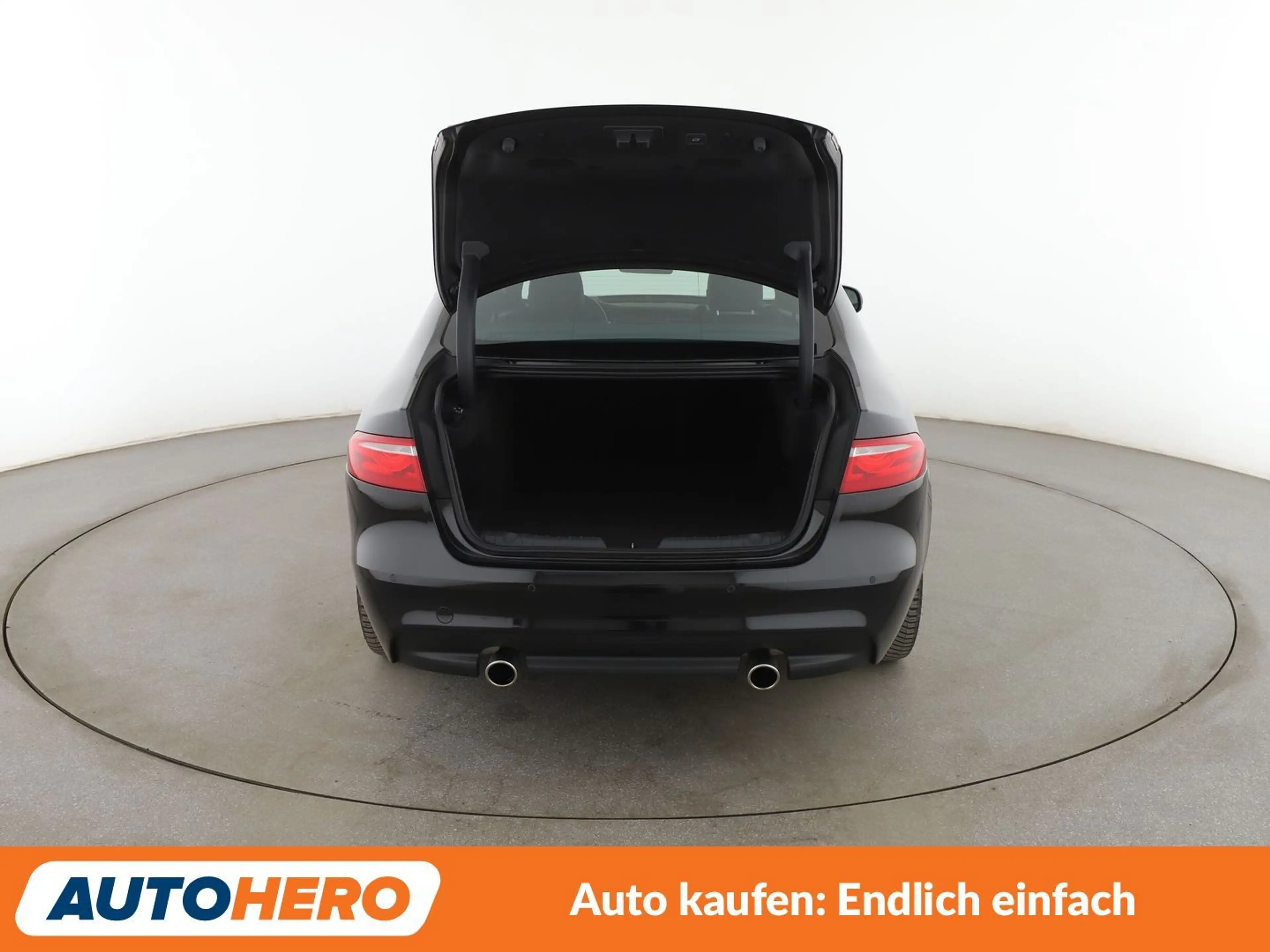 Jaguar XF 30d R-Sport Aut.*NAVI*HUD*XENON*TEMPO*CAM*PDC* — photo 9