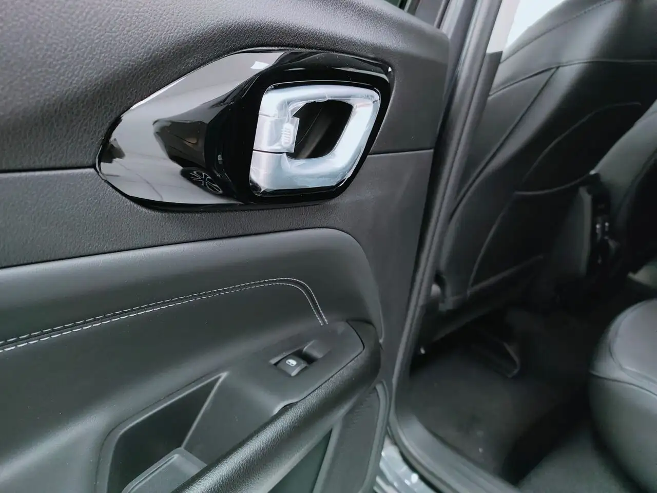 Jeep Compass 1.3 Turbo T4 PHEV Limited, миниатюра 23