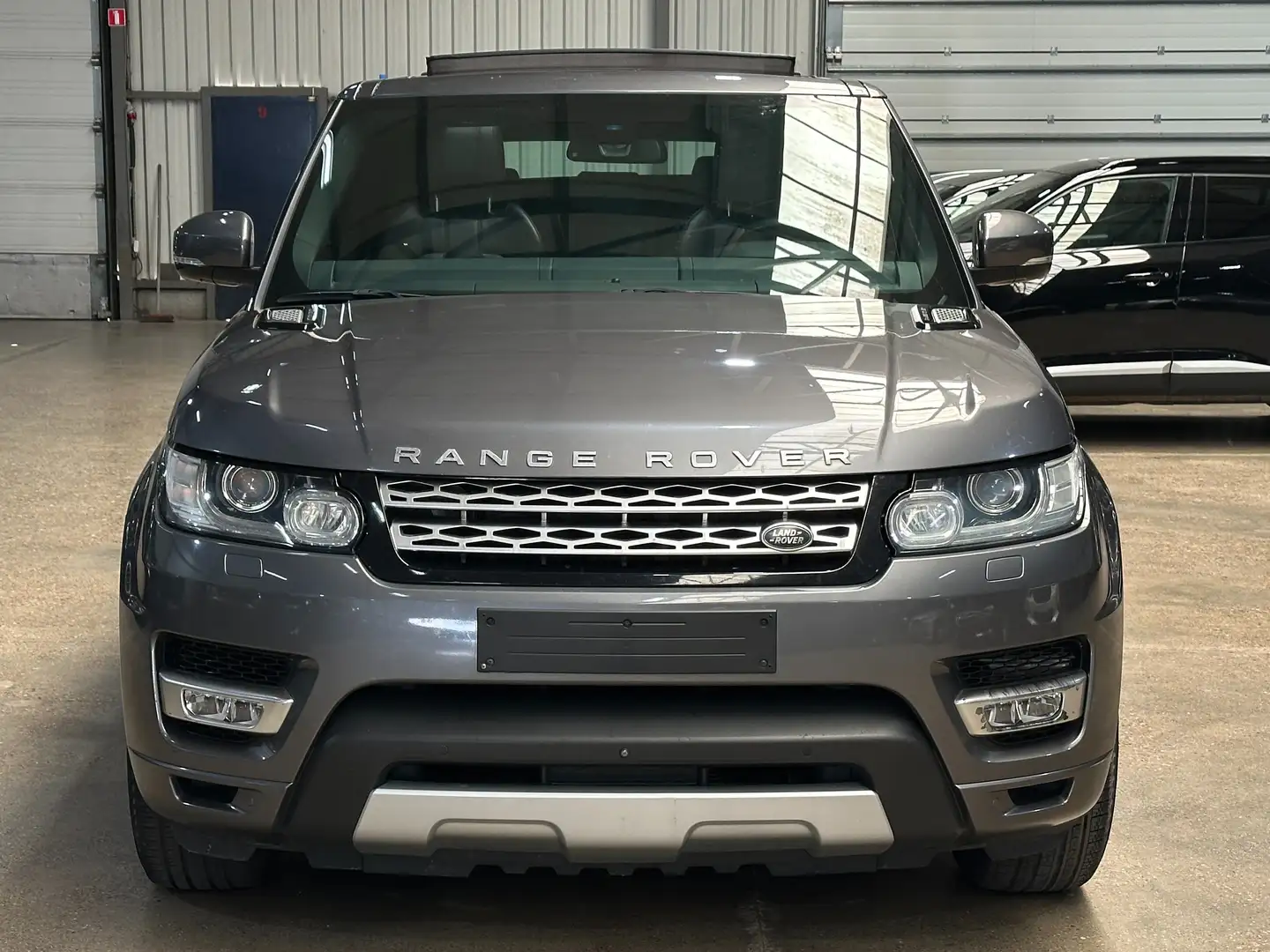 Land Rover Range Rover Sport 3.0 TDV6 HSE Grijs - 2