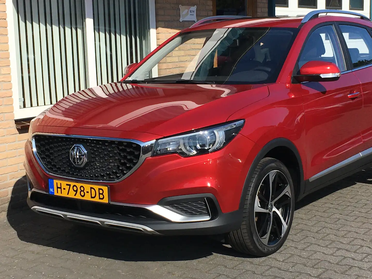 MG ZS EV Luxury 45 kWh Rood - 2
