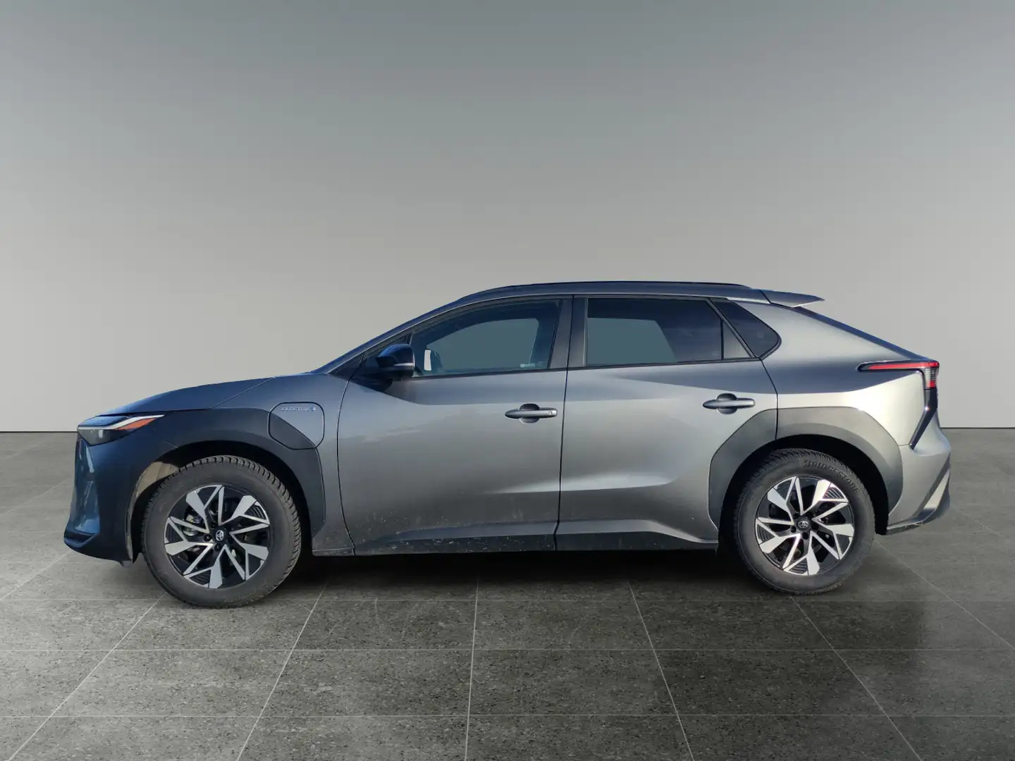 Toyota bZ4X 71,4kWh FWD *8-fach bereift*inkl. MwSt.* Grau - 2