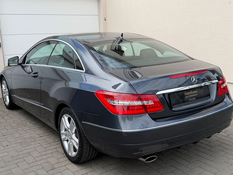 Mercedes-Benz E 200 CGI °Coupe°Elegance°76Tkm°2.Hand°Leder°Nav — photo 4