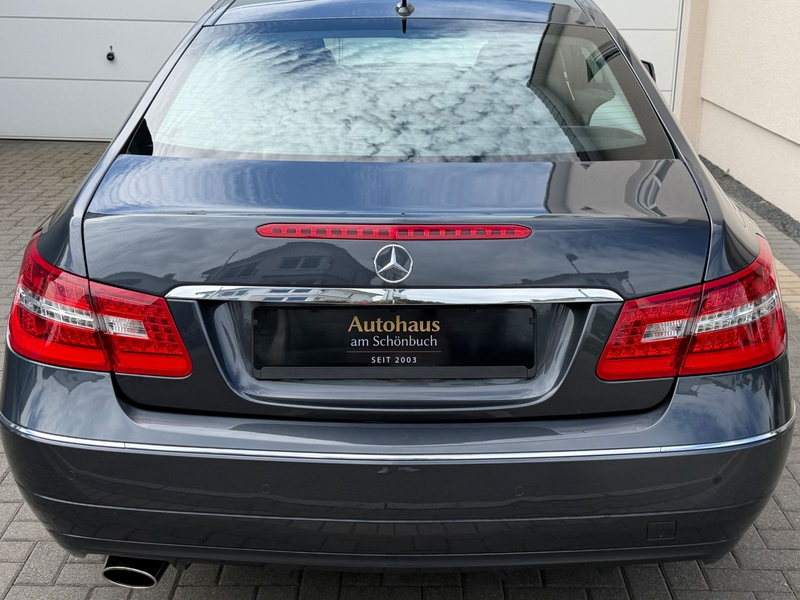 Mercedes-Benz E 200 CGI °Coupe°Elegance°76Tkm°2.Hand°Leder°Nav — photo 5