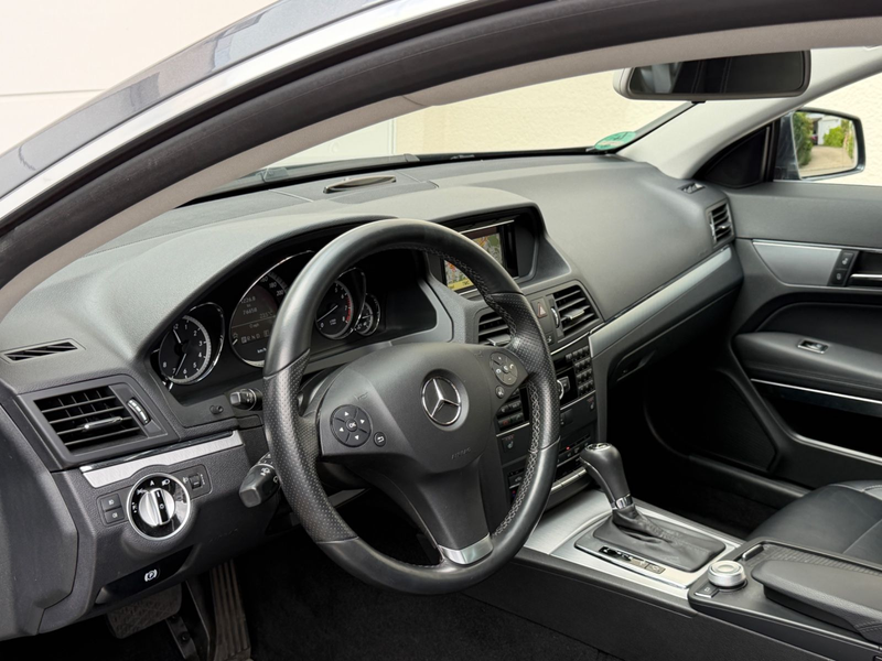 Mercedes-Benz E 200 CGI °Coupe°Elegance°76Tkm°2.Hand°Leder°Nav — photo 12
