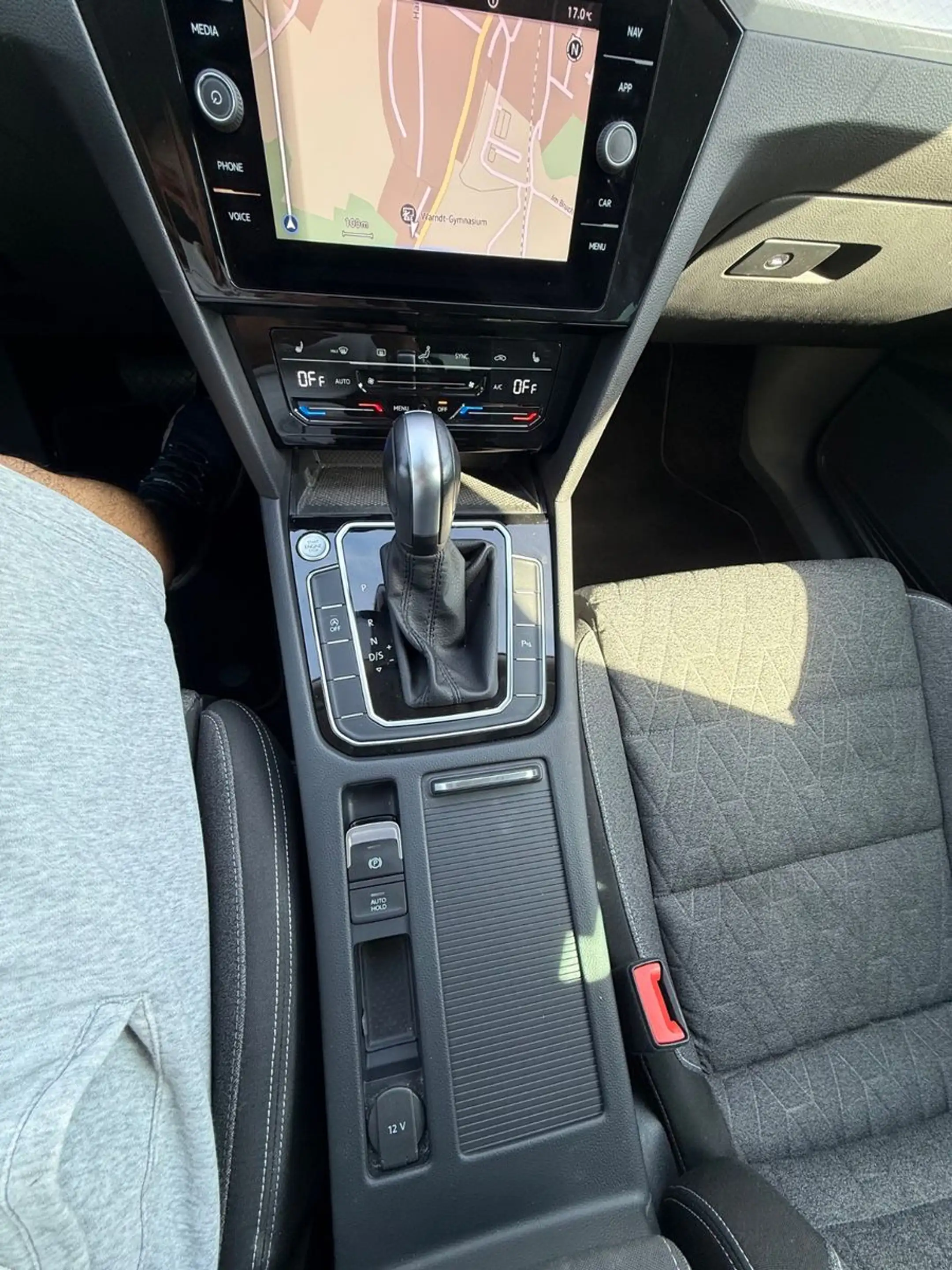 Volkswagen Passat Variant Business 2.0 TDI DSG AHK — photo 11