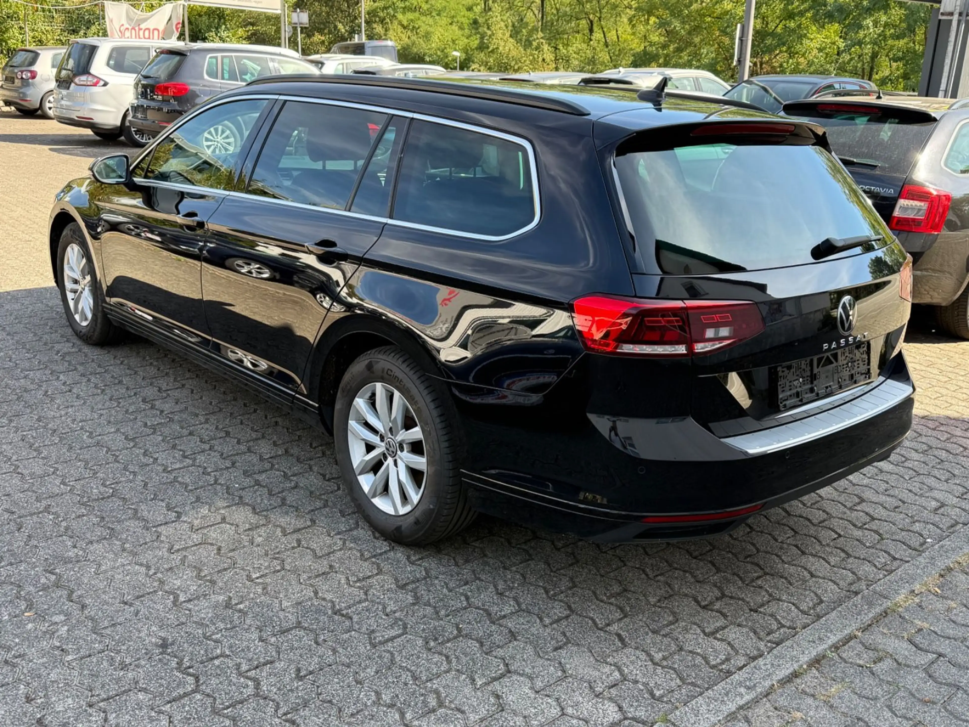 Volkswagen Passat Variant Business 2.0 TDI DSG AHK — photo 2