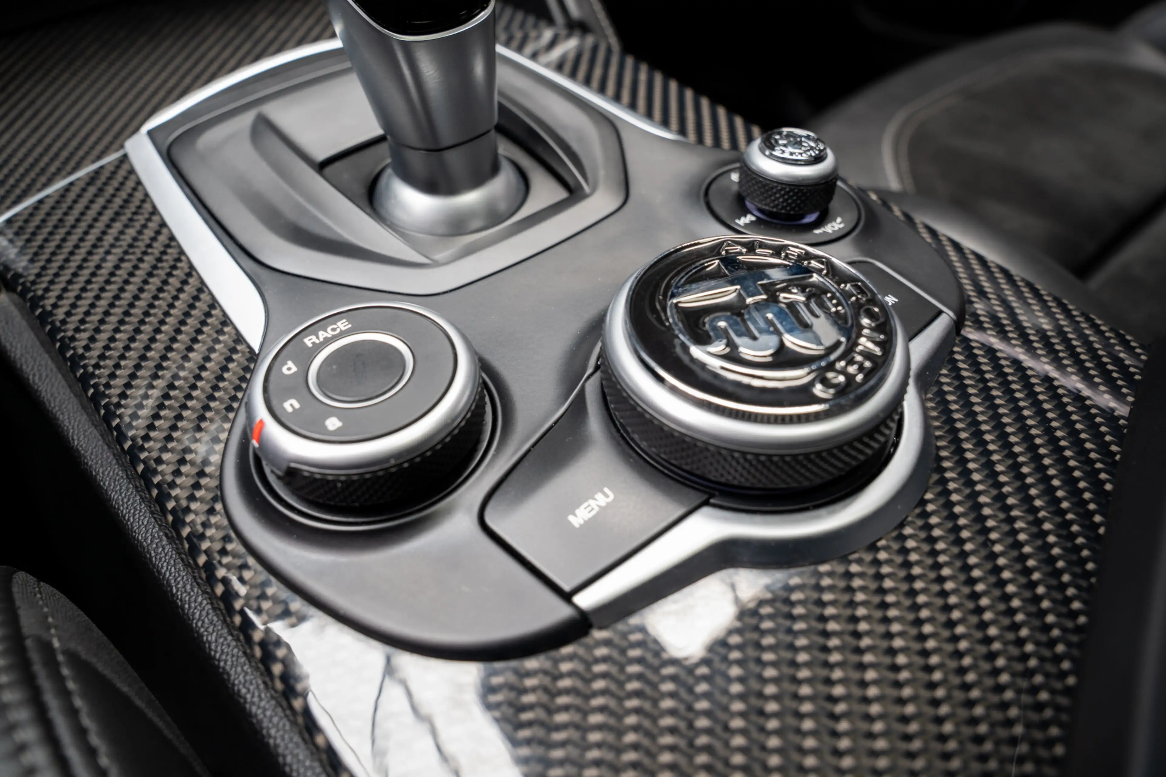 Alfa Romeo Stelvio 2.9 V6 AWD Quadrifoglio — photo 34