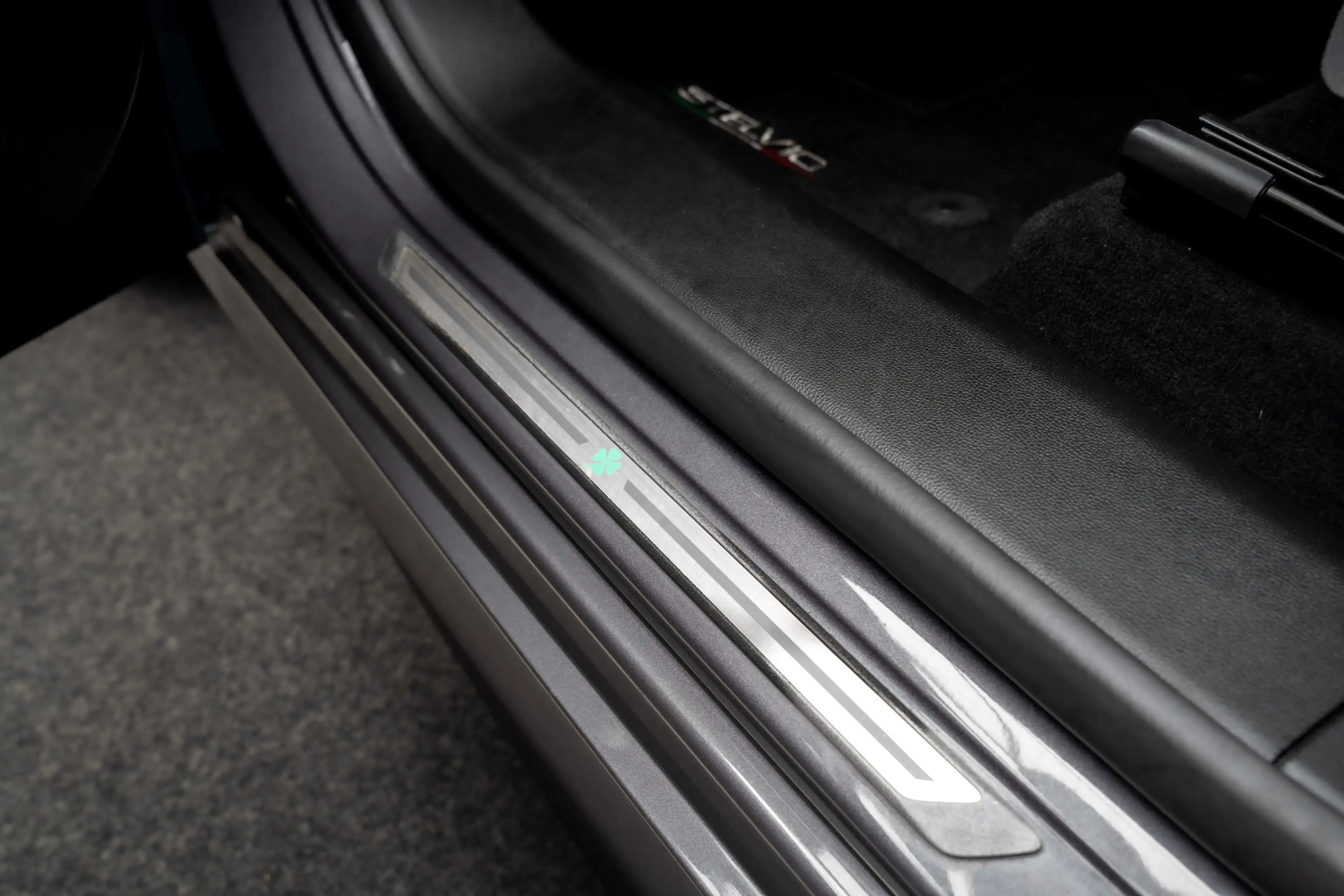 Alfa Romeo Stelvio 2.9 V6 AWD Quadrifoglio — photo 29