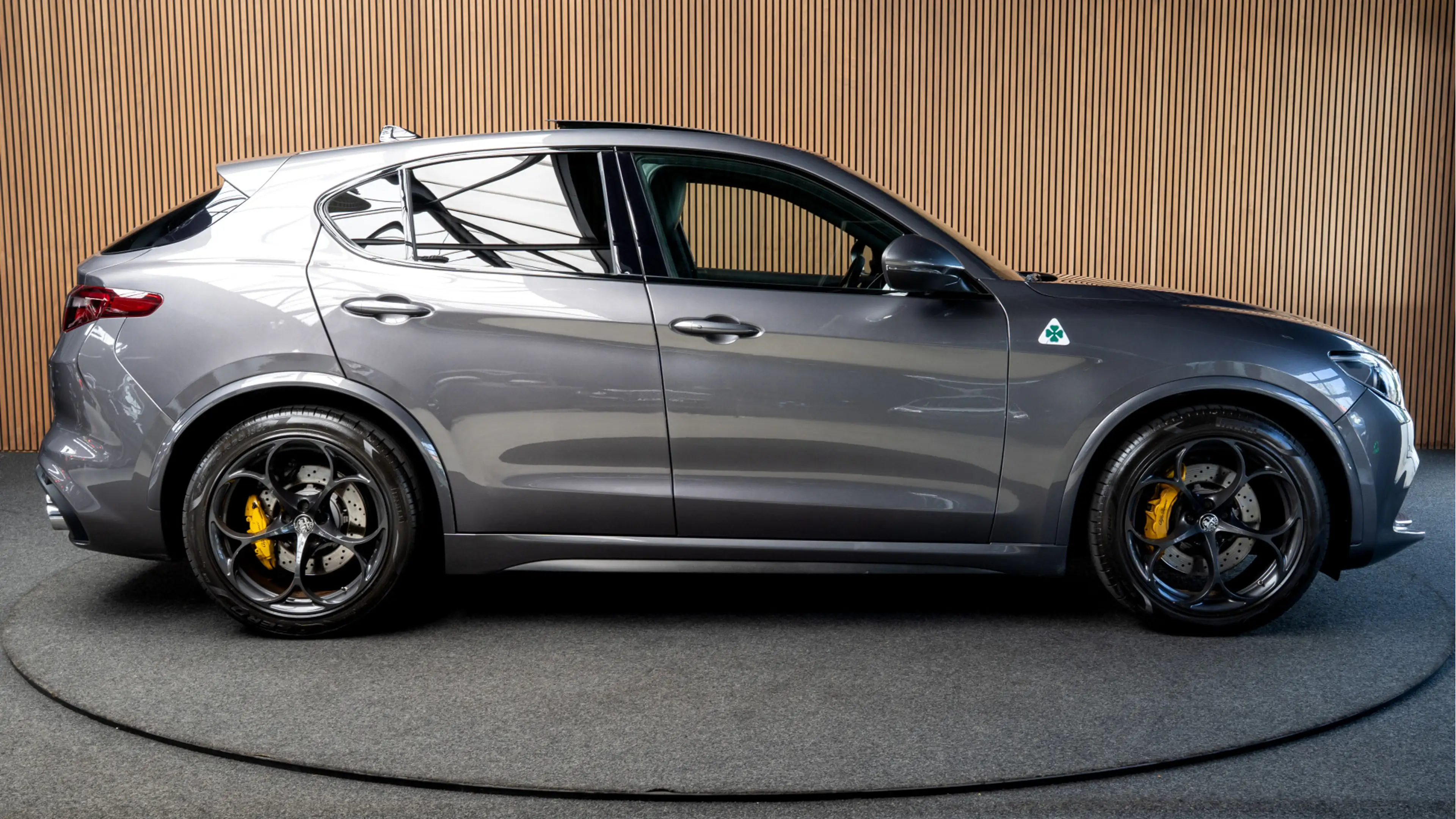 Alfa Romeo Stelvio 2.9 V6 AWD Quadrifoglio — photo 6