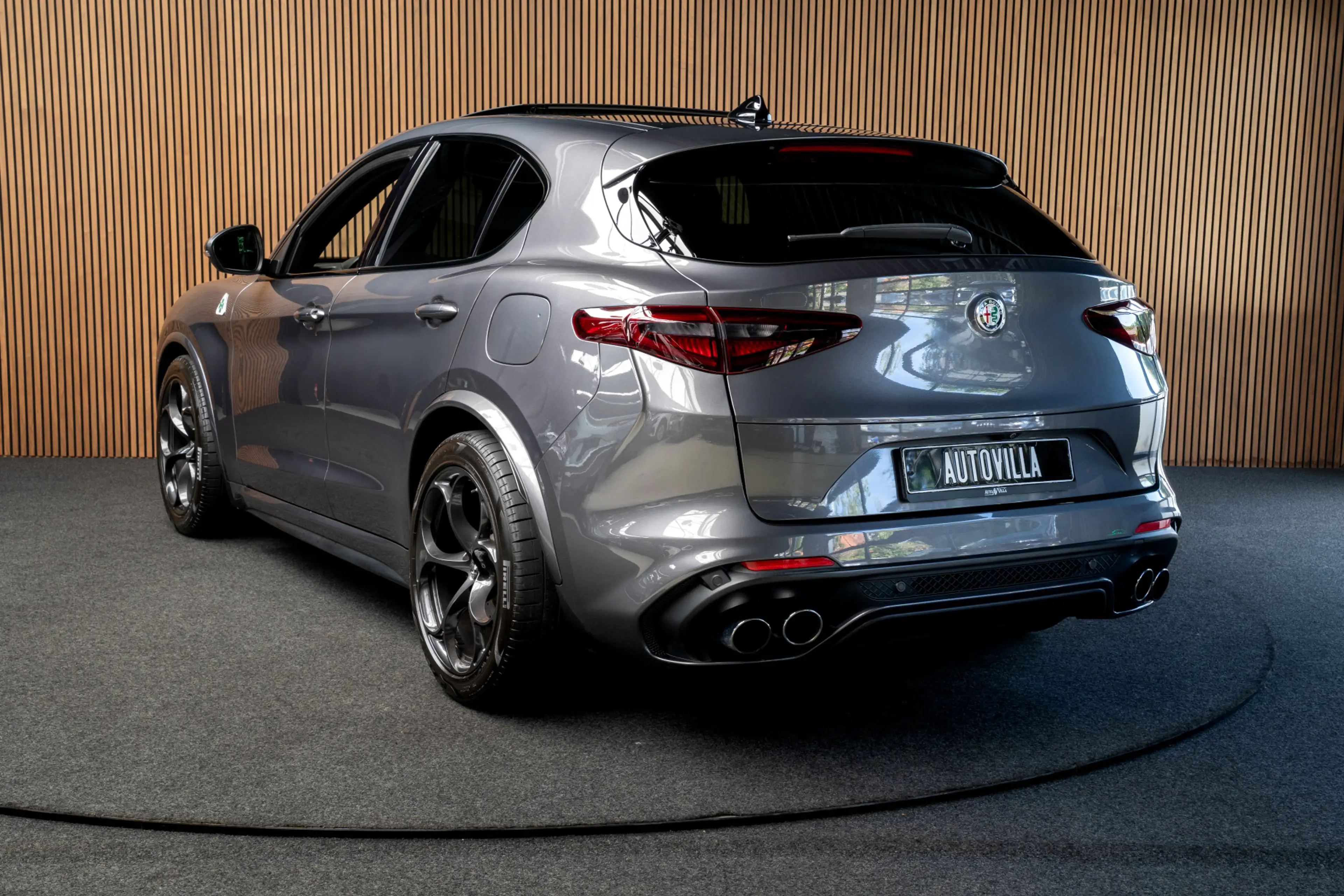 Alfa Romeo Stelvio 2.9 V6 AWD Quadrifoglio — photo 3