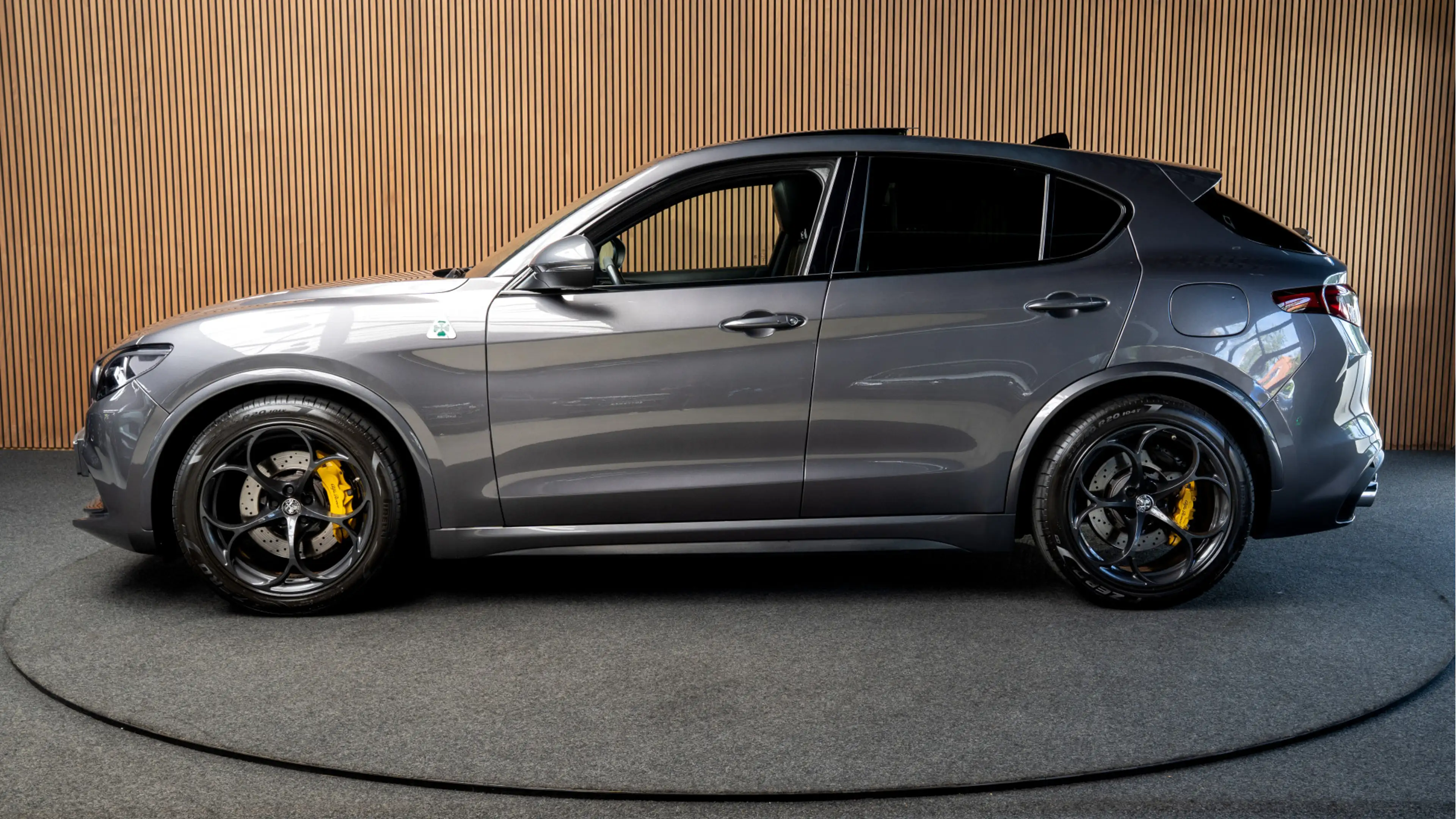 Alfa Romeo Stelvio 2.9 V6 AWD Quadrifoglio — photo 2